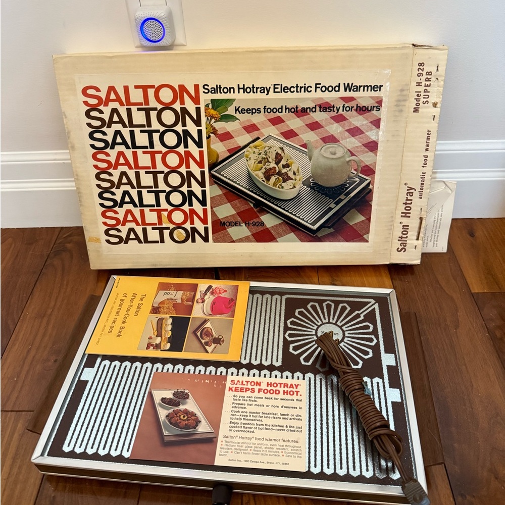 Salton brand new in box Electric Food Warmer - Black and Brown